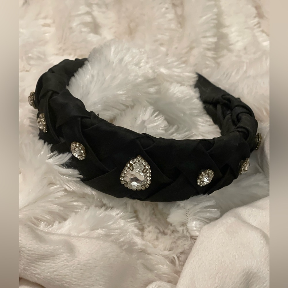 Black satin & swarovski crystal headband ✨